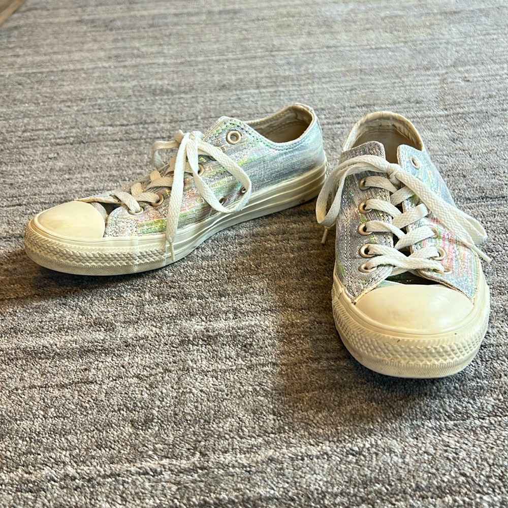 Converse Chuck Taylor All Star Low-Top Silver Holographic - Size US 7.5